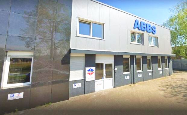 Blick auf das Bürogebäude von ABBS Niederlande